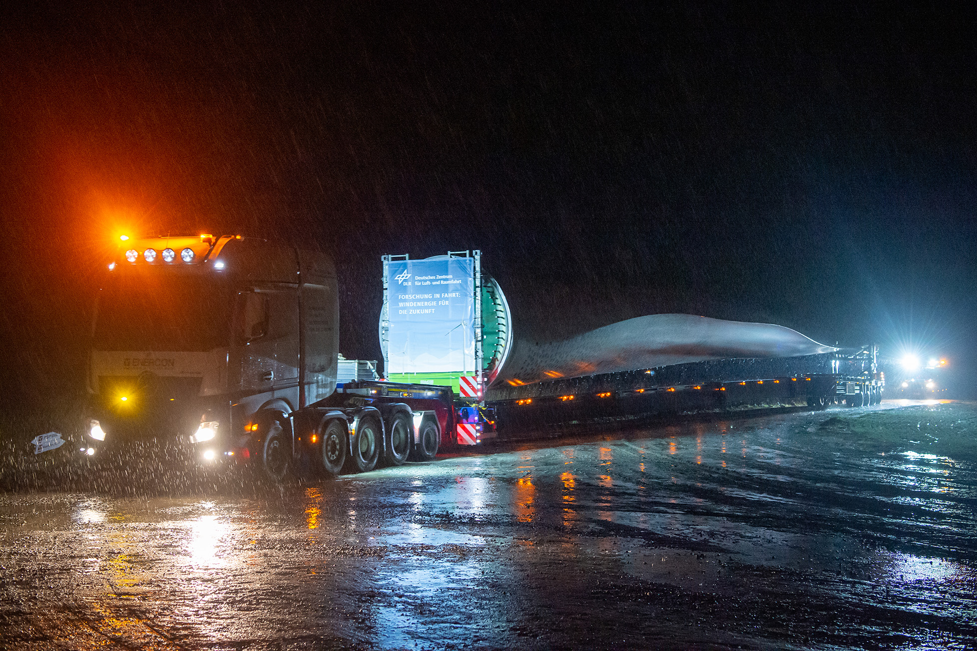 Transport of a rotor blade